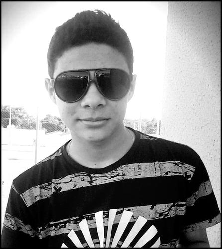 Sou apenas mais um sonhador tentando alcançar metas e objetivos , COMO SEMPRE  Follow-me e me mande perguntas no ask http://t.co/twCEvtRN  Thank's ;p
