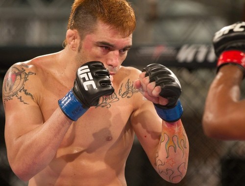 Um perfil no Twitter dedicado para o lutador de MMA Rony Jason dona akie @gabrielaslvr