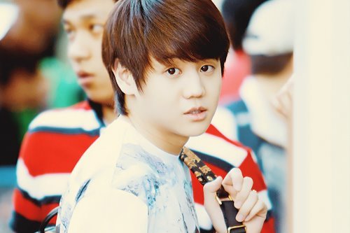 Jestem polskim fanem K-popu.. SHINee..B2ST..2NE1..IU..i jeszcze więcej ..^__^  Jeśli chcielibyście się czegoś dowiedzieć piszcie :*