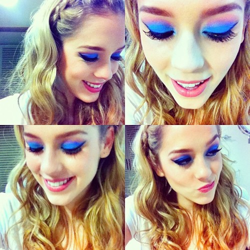 Distancia é só uma palavra, mais essa palavra nao é  maior do que o meeu amor por voce minha @sophiaabrahao , te amo muito ( Dona @StellaSuede_ ) Since:18/02/12