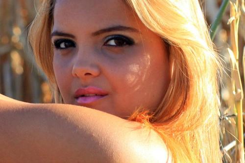 ㅤㅤㅤSou uma garota que ....
Com os meus erros αprendi. Com αs vitoriαs eu αmαdureci.