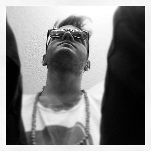I write music, I play music. And I want to get to know the world. http://t.co/HlCtEoogjg