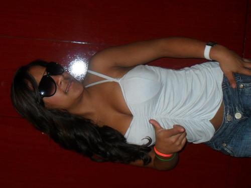 . . Sou ciumenta, boba, insegura, romântica, chorona, mandona, orgulhosa, irônica, sonhadora, exagerada e dramática. Follow-me ? !*