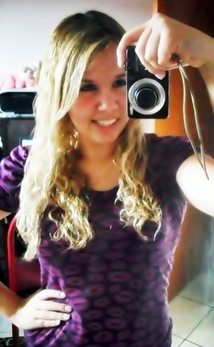 eeeu te amoo mtto mtto minha loooira s2 @Jesica_Caarol #akiiie