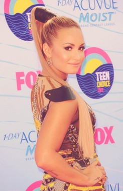 Feito em 30/09/11. Homenagem à Demi Lovato. Lesbian for you, Demi