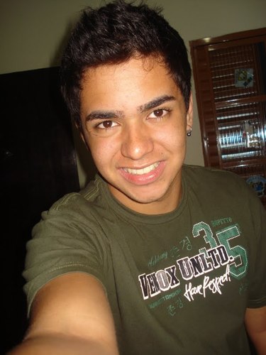 Só conhecendo pra saber melhor sobre mim *--* http://t.co/i06xWmSmlU