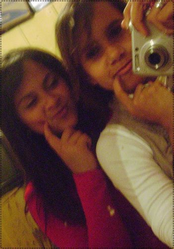 é podeeeeh teeer serteeeza queeee 
        comiiigooooh vc sempreeee vaiiiiih seeer FELIZ
             @biaatrizs2    #Gtaaaaah euuu  *-*  :)... 3