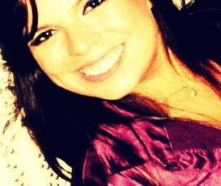 Inteligente, jeito carente... linda e sapecaa...(8) ^^