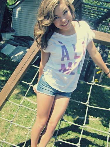 MeghanDuhamel's profile picture. hi, im a girl full of energy, always smilling and very sociable :)