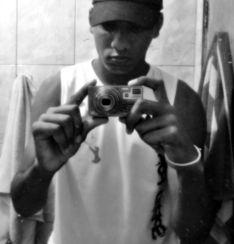 Irmao da @Deboora_dinize amo mt essa loirinha ♥    Cunhado do @Gabriel_sousah *-*