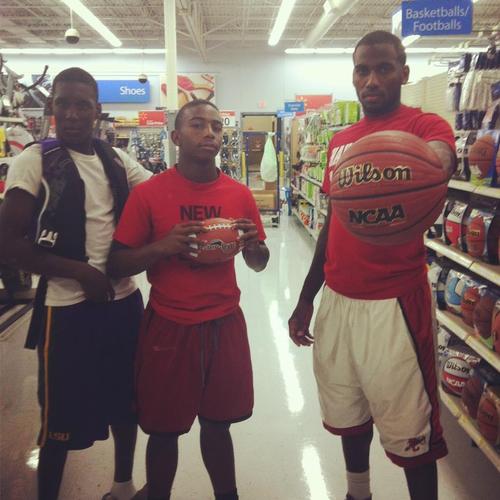 I play sports for God. everybody loves me, so somebody got to hate me #TeamClippers #TeamLakers #TeamJesus #TeamYAM #IForgive #TeamBOB (BasketballOverBullcrap)