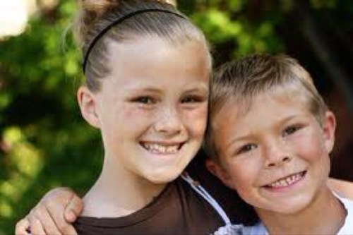 ThorneRue's profile picture. Hi my name is Rue, i'm a swimmer, i'm 10, and have lukemia