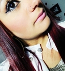 18 anos, Ariana, Dramática, irritante, louca, orgulhosa, irônica,  
Desligada, chata e muito ciumenta. Prazer, eu.  
http://t.co/Wh0vJQ6YqW