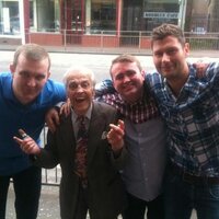 chris (@hiberton) Twitter profile photo
