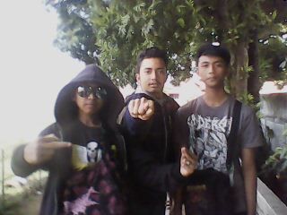 Perkenal kan Saya Fauzie budax scooteris rastafara.

Hahay deudeuh CUCO