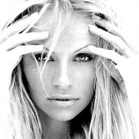 Queenie (@queeniesthought) Twitter profile photo