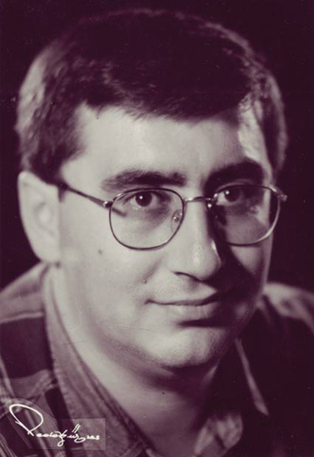 kitapcieren's profile picture. Her Kitabın/kitapçının bir kaderi vardır.(https://t.co/V3MEdzcXOI.) Coğrafyacı(ist.Ünv.) İletişimci/Yayıncı(AÜBYYO), Vet. Tek./Hayatta en hakiki mürşit İLİMDİR/