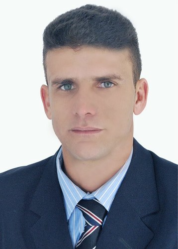 No dia seguinte Joao viu a jesus que vinha para ele e disse-lhe eis o cordeiro de deus que tira o pecado do mundo 
joao 1v29