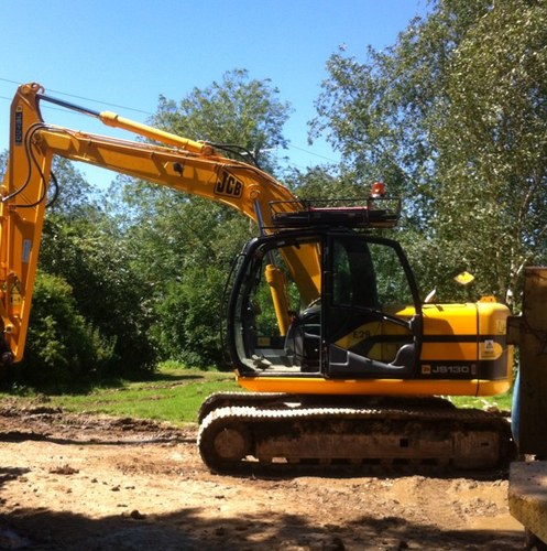 bdaveyplanthire's profile picture. Operated plant hire and groundworks in cotswolds area