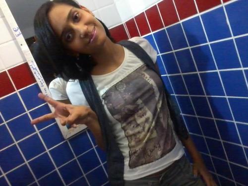 →Louca → Dedicada → Fanática → As melhores fãs do mundo → Directioner. :)x