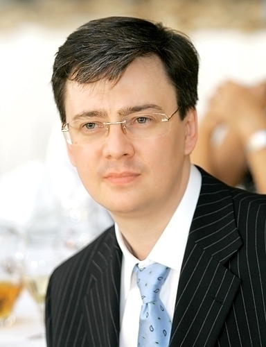 Надежда-мой компас земной, а удача-награда за смелость. И песни довольно одной, лишь только б о доме в ней пелось...