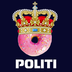 Midt- og Vestjyllands Politi. Opretholder lov, orden og janteloven, i og omkring den rådne banan. Parodi.