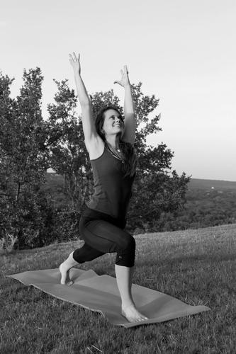My passion: finding beauty in everything, practicing yoga, eating delicious food, and engaging in uncontrolled laughter. Paint your life in bright colors.