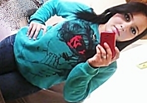-Eu sou feliz do meu jeito, não importa o que os outros pensam ou digam! Eu não vou mudar para fazer a felicidade dos outros e desistir da minha.