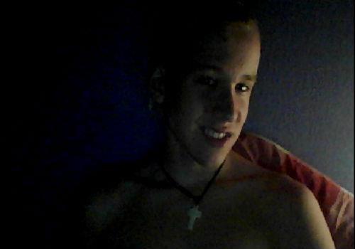 Fuck me, I'm famous..
Follow me, and i follow back!