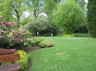 Fadhlihs's profile picture. ناداك الإسلام فأقبل - يا ابن الإسلام لتسْمعهُ - 
يشكو من قسوةِ غربتِهِ - ويُرِيدُكَ أن تبقى معَهُ