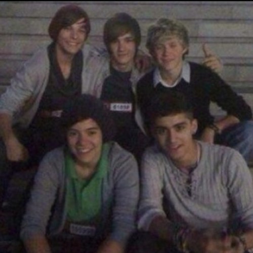 LouisT_1D_Fans's profile picture. Hi, just showing my love for Louis Tomlinson and (of course) the rest of One Direction!♥