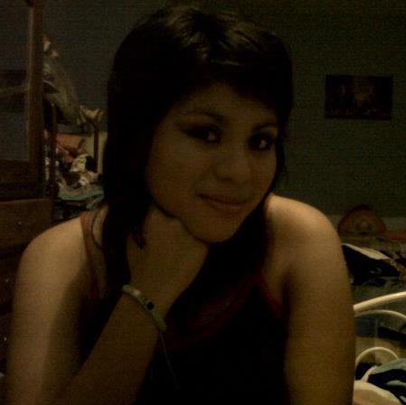 Hello my name is shirley such I like to make friends , laugh, sing, dance and be in the facebook(♥)