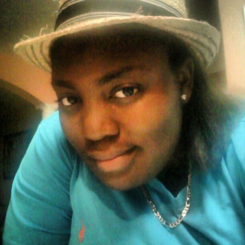 Im cool chill and funny . enjoy life and music... uhm thats it #AGGIEPRIDE #teamEVO #NCAT #CPCC