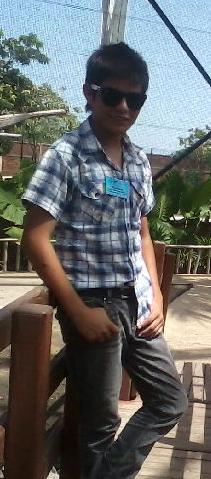 Soy Reynaldo Ahumada, cantautor, bailarin y actor. Y me gusta siempre ser el primero en todo lo que hagooo.