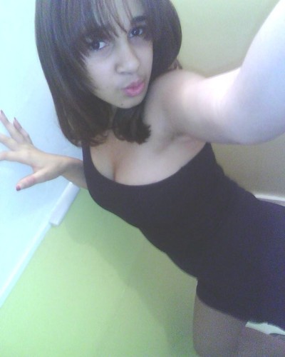 my name is  sharling pena.pero me puedes  desir  shorty .me gusta  con  partir cn las personas. me gusta conocer personas . soy jevisima  y  chevere.