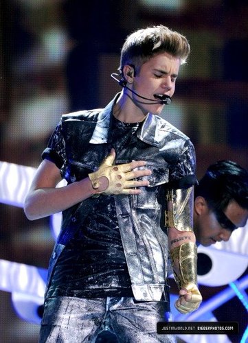 Amo al mejor de todos Justin Bieber me encanta sus canciones siempre me sacan una sonrisa y me alegra el dia ver sus fotos Mi facebook https://t.co/K7QEfD9gAg