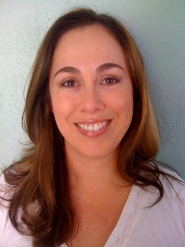 Lanelle is a licensed acupuncturist specializing in Five Element Acupuncture.