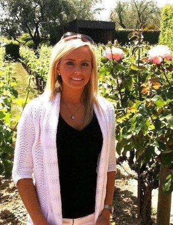 Spokesperson for http://t.co/SkKkb3dN, fine outdoor furniture. Lifestyle & Entertainment expert. Loves: travel, Shopping, & her 2 kids: a German Sheppard & Pom
