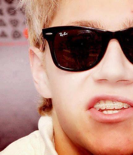 Mi cuaneta anterior fue hackeada, doy follow back, Belieberboy and Directionerboy