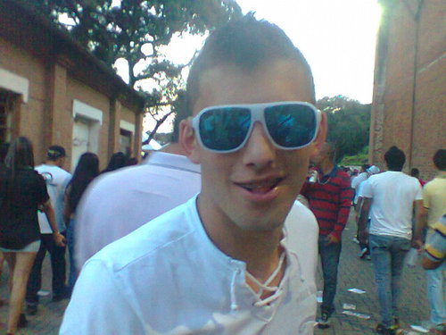 Dentro de Min, Uma Personalidade Minha...
     -'-                                               -'-
          ...Fora de Min, um Conceito seu !!!