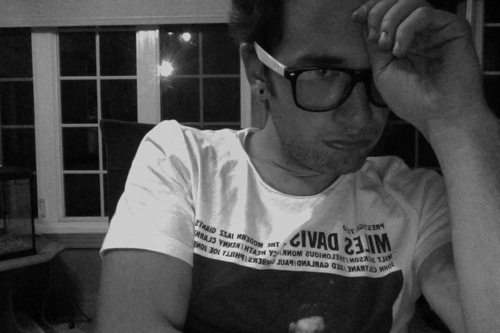 Jeune farmer ingenieur fougueux expert en pop-culture poche, at your service.