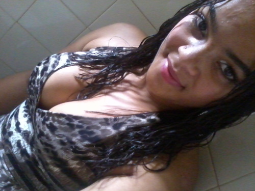 “Quem descobre a verdadeira amizade, encontra-se com um tesouro.”Te amo muitão minha linda s2 @vemkgodoy aqui ;)