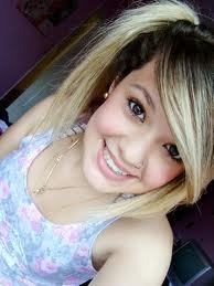 15 anos, colorada, simpatica, burra, sem graça, apaixonada, ciumenta, Desbocada e etc ... *-*