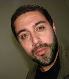 Sou um bobo da corte, que de bobo não tem nada!