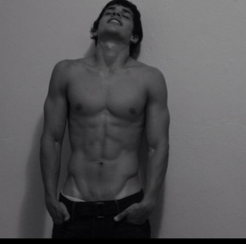 _FakingThatGuy's profile picture. Why are you reading this? You should be making me a sandwich| RP/FL| R.I.P Mom. I love you 3