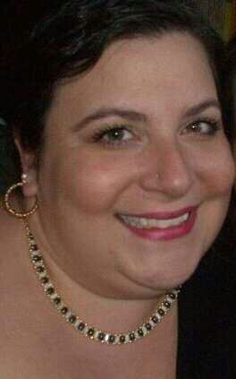charming sarcastically funny girl, who has all the love for my fam & friends & adores summer