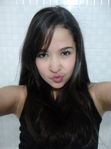 Se viver requer coragem então ? , viva para ser feliz e não viva em vão .
