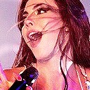 Ate ia escrever minha bio , mais a Mel me chamou pra Shakirar com ela ....
