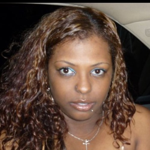 bellaladrona16's profile picture. 