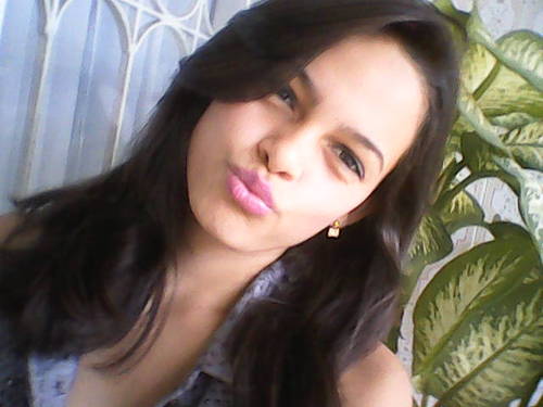 Meu nome é Giselly tenho 14 anos ''
aonde moro? quem mim conheci sabe ...
Deus s2....